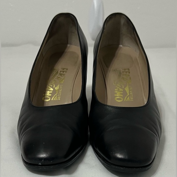 Classic Black Salvatore Ferragamo Leather Square Toe Block Heel Pumps 7.5C - Picture 2 of 10